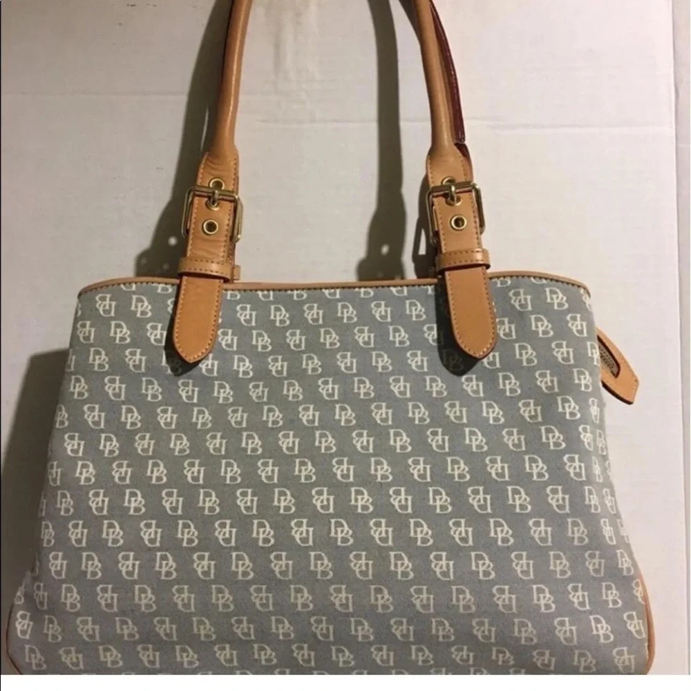 Dooney & Bourke satchel signature print bag